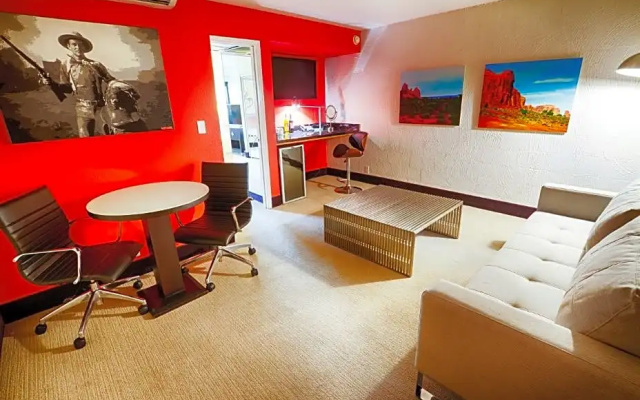 1 Bedroom Suite with pool view