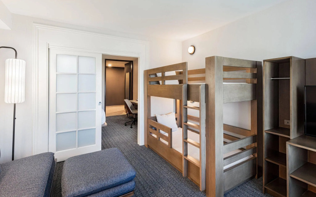 2 Bedrooms Double Suite