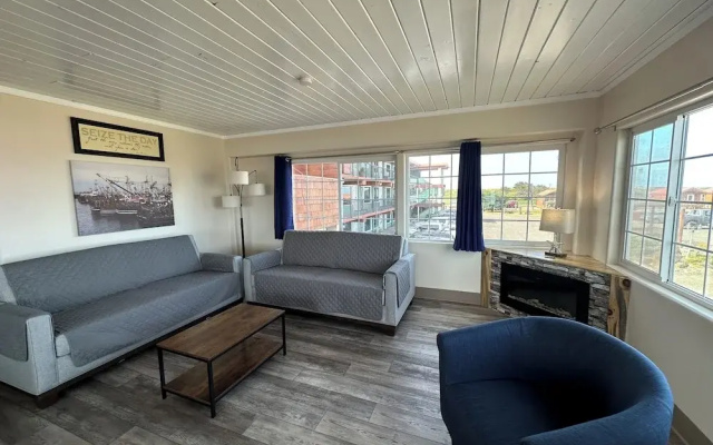3 Bedrooms Suite with harbour view