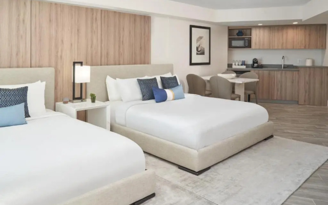 1 Bedroom Sextuple Suite with partial ocean view