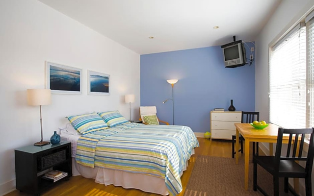Studio Double Suite with partial ocean view