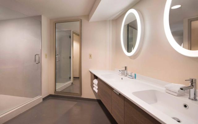 1 Bedroom Double Suite with pool view