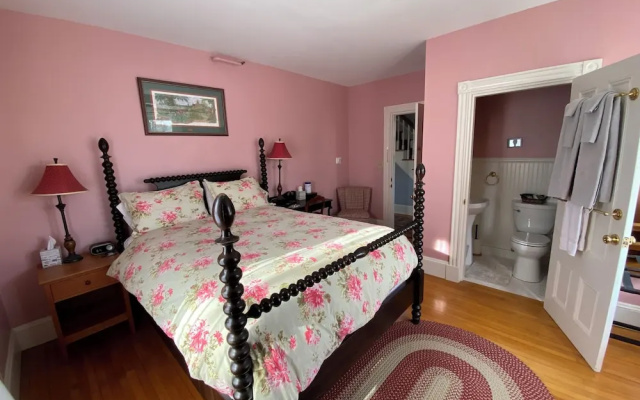 Standard Basement room