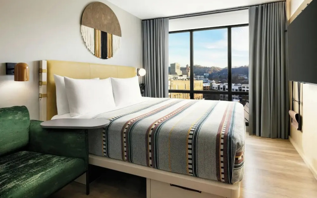 Standard Double room with city view
