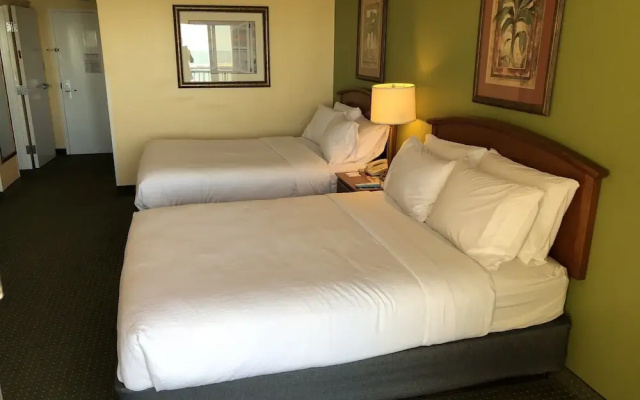 Standard Quadruple room with balcony and with city view