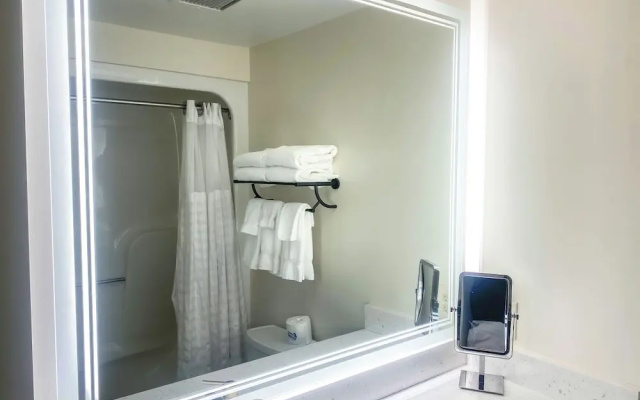 Standard Double room with partial ocean view