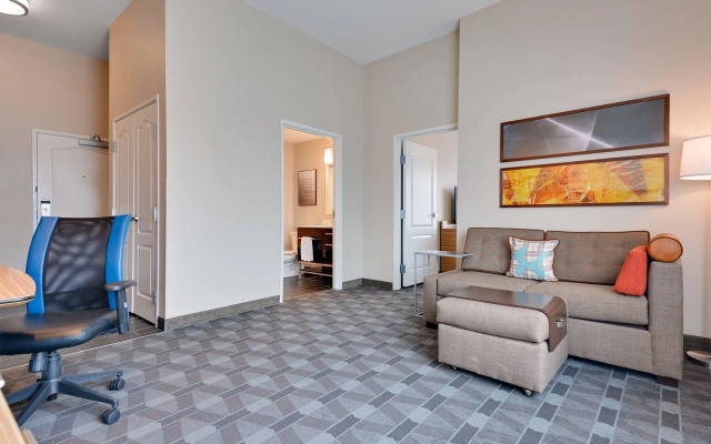 1 Bedroom Double Suite with courtyard view
