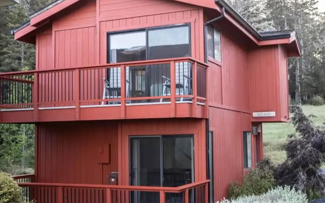 Superior Cottage