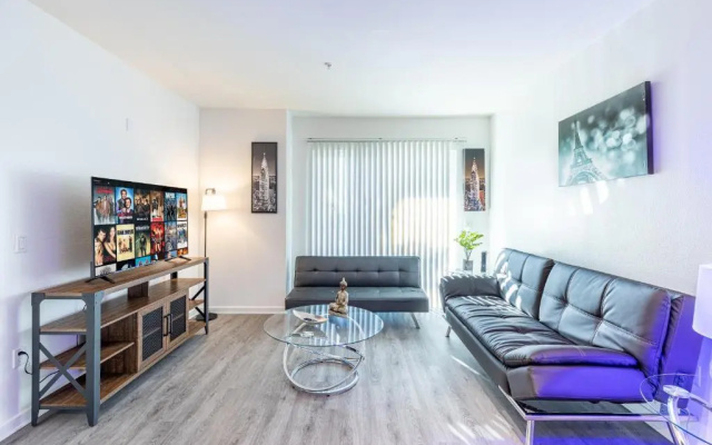 2 Bedrooms Apartment