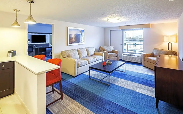 Deluxe Double Suite with pool view