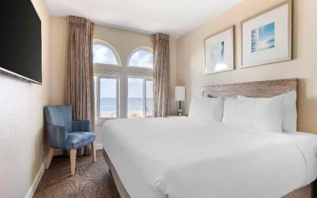 2 Bedrooms Suite with balcony and with ocean view