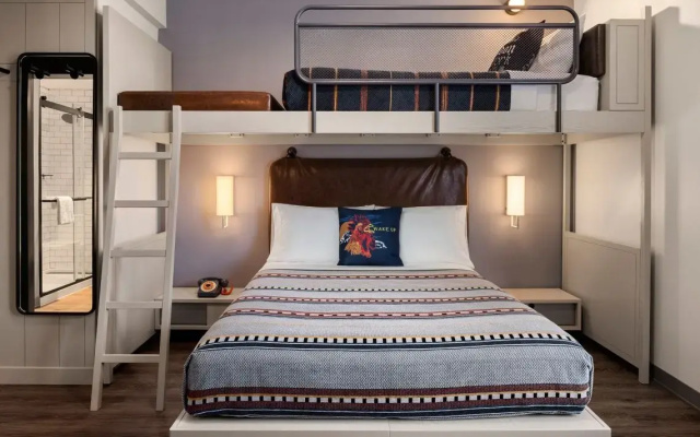 Quadruple Apartment