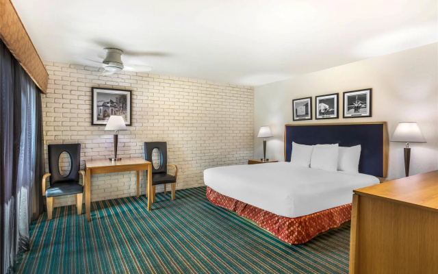 Standard Double room with pool view