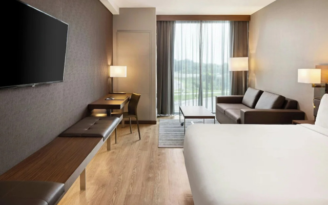 Standard Double room with city view