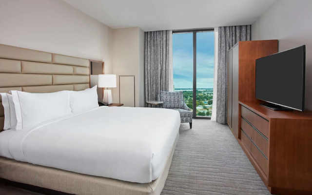 1 Bedroom Executive Double Suite with pool view
