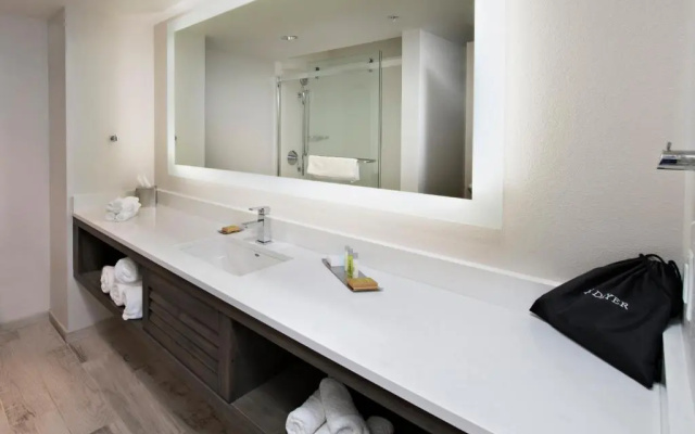 Deluxe Double room with balcony and with bay view