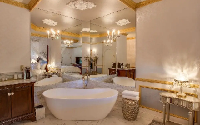 Royal room
