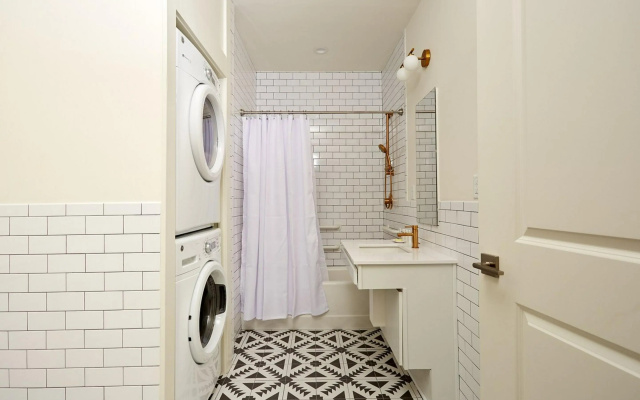 3 Bedrooms Apartment