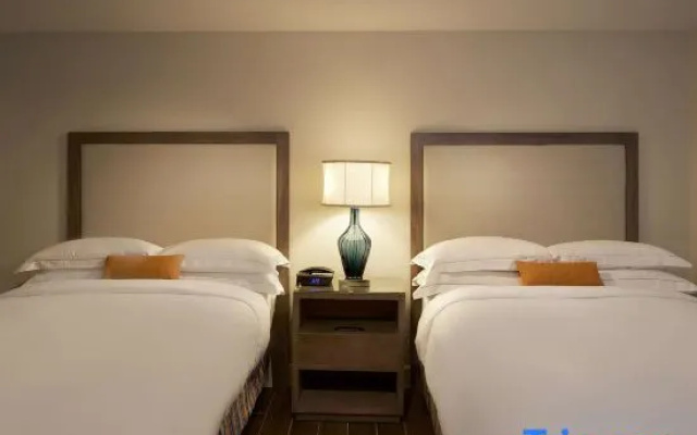 2 Bedrooms Sextuple Suite