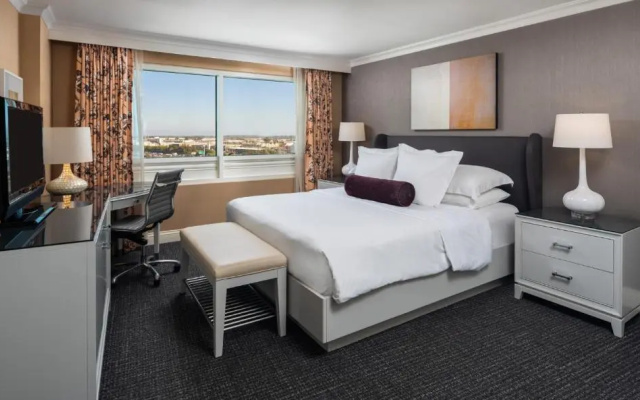 2 Rooms Double Commerce Suite