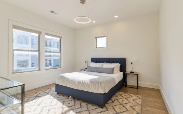 4 Bedrooms Cottage with balcony