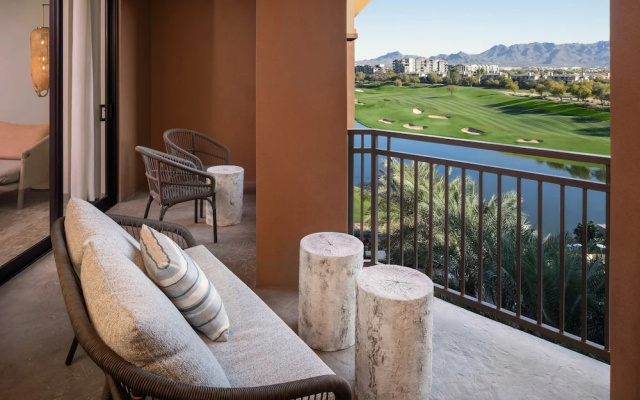 1 Bedroom Luxury Suite with balcony