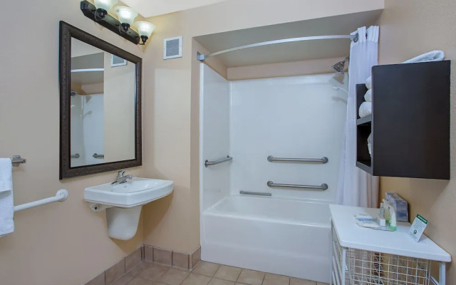 2 Bedrooms Suite with balcony