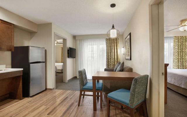 Standard Quadruple room with city view