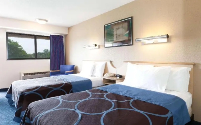 Business Quadruple room with balcony