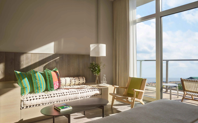 Deluxe Double room with partial ocean view
