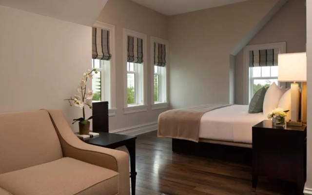 Double Junior Suite with pool view