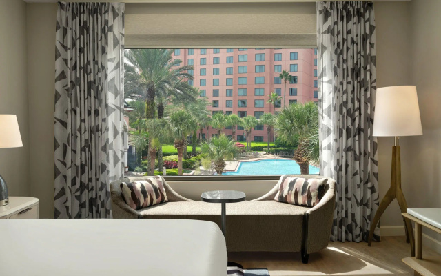 Royale Double Suite with pool view