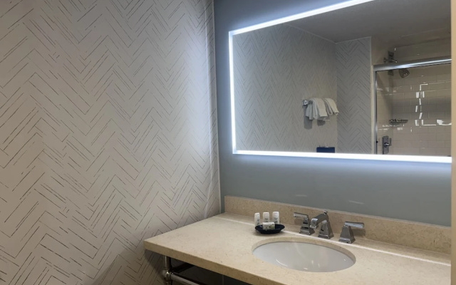 1 Bedroom Suite with river view