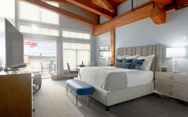 Superior Double room with balcony and with harbour view
