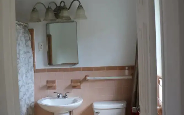 Economy room