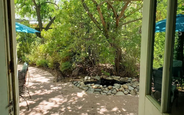 2 Bedrooms Cottage
