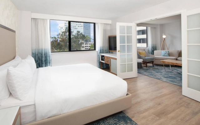 Deluxe Suite