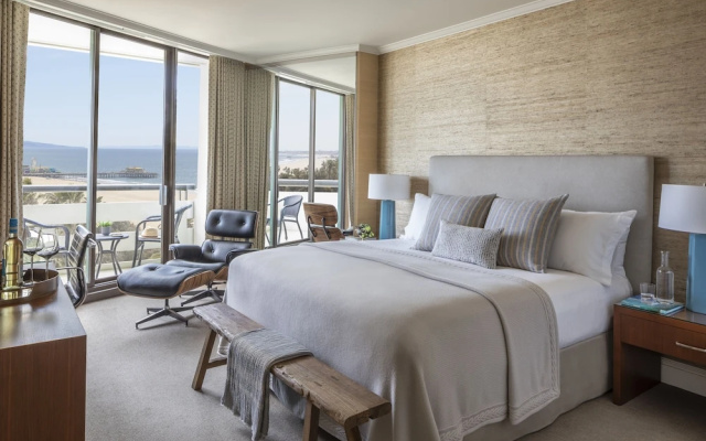 Premier Double room with balcony and with ocean view