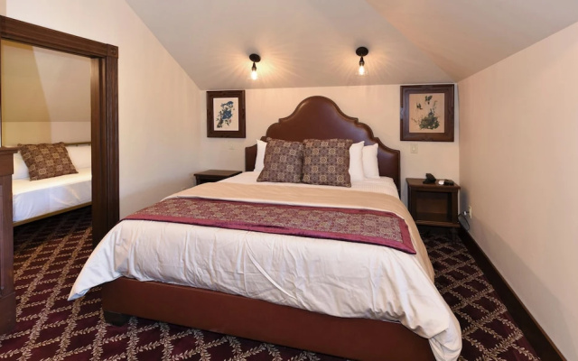 Deluxe Double Suite with balcony