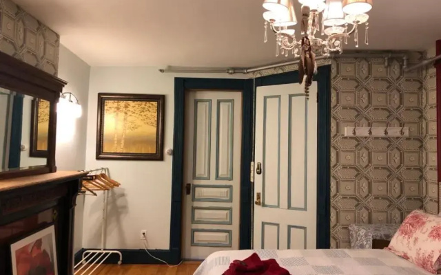 Luxury Suite