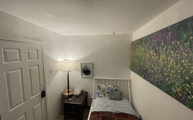 Economy room