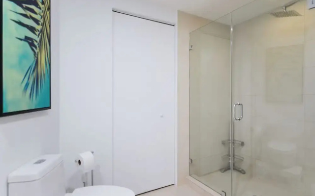 2 Bedrooms Luxury Apartment with balcony and with ocean view