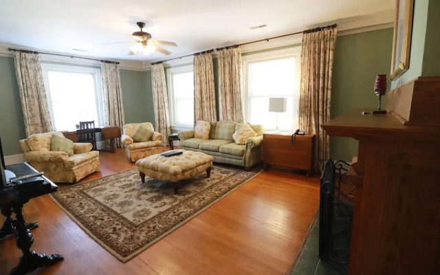 2 Bedrooms Suite with balcony