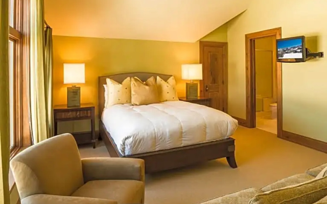 5 Bedrooms Cottage