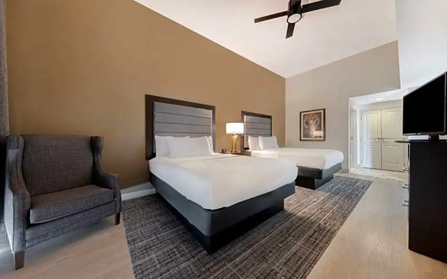 1 Bedroom Large Quadruple Suite