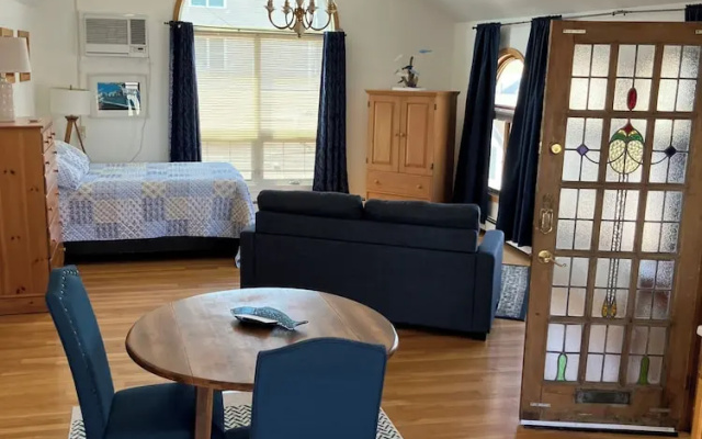 1 Bedroom Suite with balcony and with ocean view