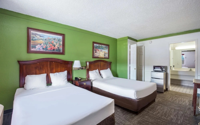 Standard Quadruple room with balcony