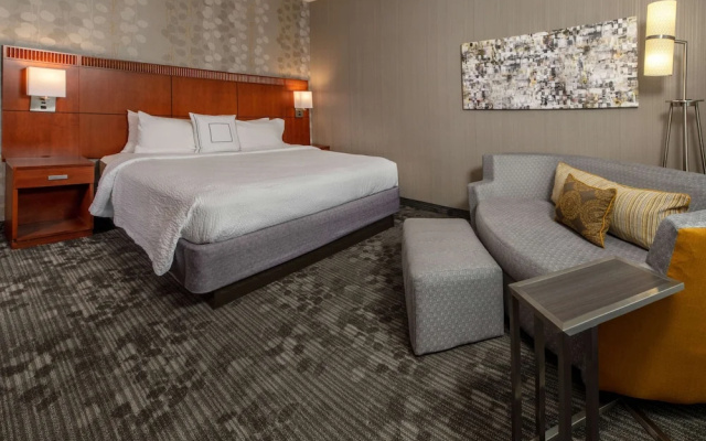 Deluxe Double room with courtyard view