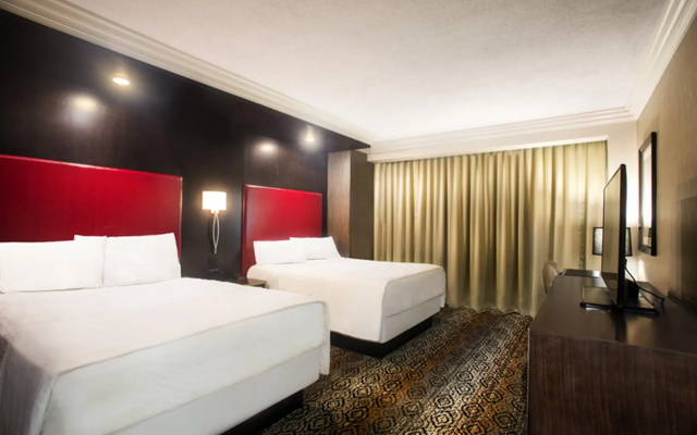 Standard Quadruple room with view