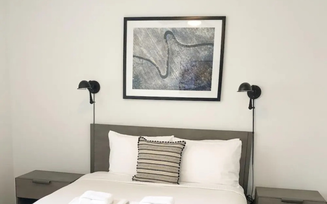 2 Bedrooms Apartment
